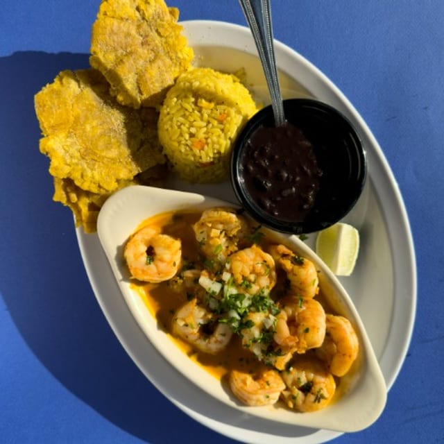 Camarones Al Ajillo.