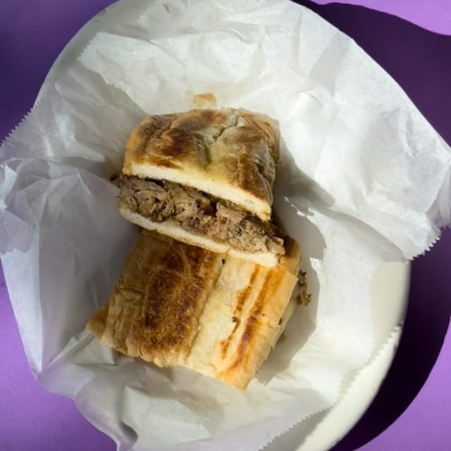 Pan Con Lechón.